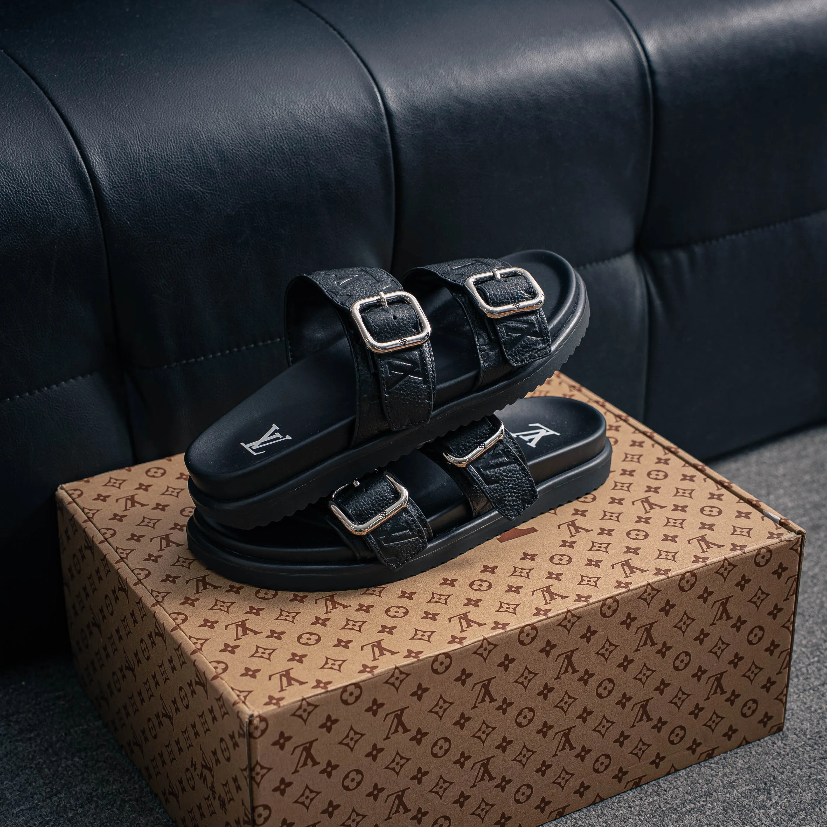 # LOUIS VUITTON ｜ 2026ss LOUIS VUITTON Venice Cowhide Leather Shoes Shoes Sandals 。 Cowhide Leather ，Shoes